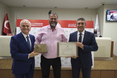 MUSTAFA ÇEKİÇ’İN ADI ETO MECLİS SALONUNDA YAŞAYACAK