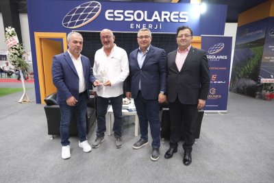 TARIM FUARINDA STAND AÇAN ÜYELERE TEŞEKKÜR PLAKETİ