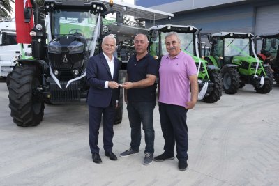 TARIM FUARINDA STAND AÇAN ÜYELERE TEŞEKKÜR PLAKETİ