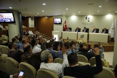 ESKİŞEHİR’DE YURTİÇİ UÇAK SEFERLERİ BAŞLAMALI