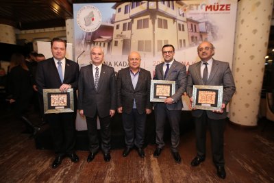 ETOMÜZE’YE KATKI SAĞLAYANLARA PLAKET