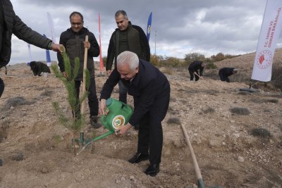 ESKİŞEHİR AB BİLGİ MERKEZİ 10 BİN FİDAN DİKEREK YENİ HATIRA ORMANI OLUŞTURDU