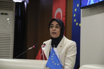 ESKİŞEHİR AB BİLGİ MERKEZİ KADIN GİRİŞİMCİLERİ DİJİTAL DÖNÜŞÜM İÇİN BULUŞTURDU