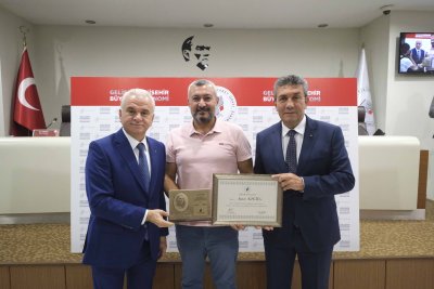 MUSTAFA ÇEKİÇ’İN ADI ETO MECLİS SALONUNDA YAŞAYACAK