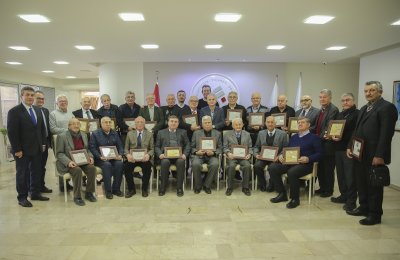 ETO’DAN SANAYİ SİTESİ’NDEKİ 40 YILLIK ÜYELERE VEFA PLAKETİ