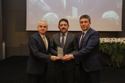 FUAR KONGRE MERKEZİNE EMEĞİ GEÇENLERE TEŞEKKÜR PLAKETİ