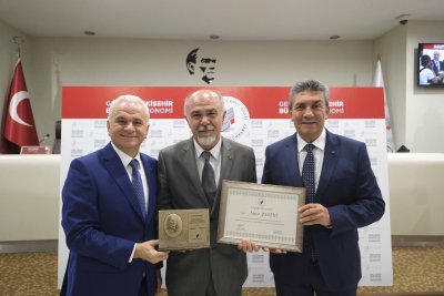 MUSTAFA ÇEKİÇ’İN ADI ETO MECLİS SALONUNDA YAŞAYACAK