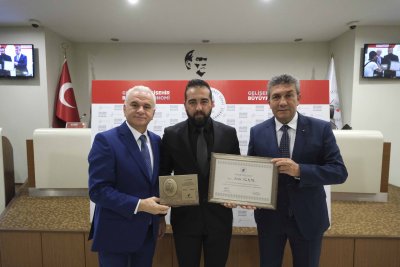 MUSTAFA ÇEKİÇ’İN ADI ETO MECLİS SALONUNDA YAŞAYACAK