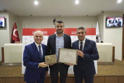 MUSTAFA ÇEKİÇ’İN ADI ETO MECLİS SALONUNDA YAŞAYACAK