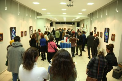 ETOSANAT GALERİSİ’NDE ÇİNİ SERGİSİ