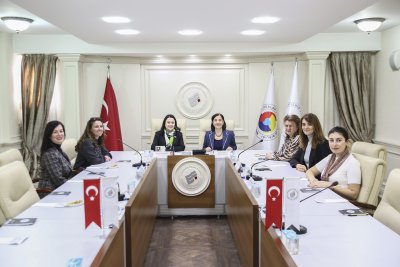 MİLLETVEKİLİ SÜLLÜ’DEN KADIN GİRİŞİMCİLERE ZİYARET