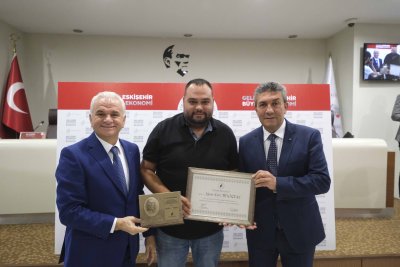 MUSTAFA ÇEKİÇ’İN ADI ETO MECLİS SALONUNDA YAŞAYACAK