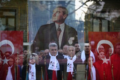 VİLAYET MEYDANINDA ATAMIZI ANDIK