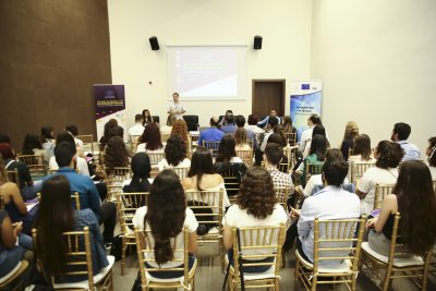 11 ÜLKEDEN 100 ÖĞRENCİ KADININ ROLÜNÜ TARTIŞTI