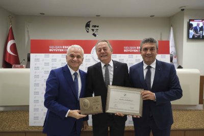 MUSTAFA ÇEKİÇ’İN ADI ETO MECLİS SALONUNDA YAŞAYACAK