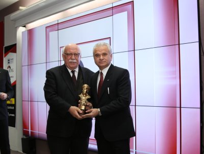 ETO BAŞKANI GÜLER’E YUNUS EMRE 2019 ÖDÜLÜ