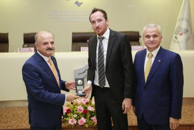 VALİ ÇAKACAK MECLİS TOPLANTISINA KONUK OLDU