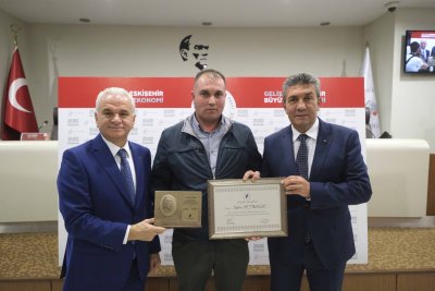 MUSTAFA ÇEKİÇ’İN ADI ETO MECLİS SALONUNDA YAŞAYACAK