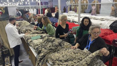 ETO ÜYELERİ İZMİR’DE TEKSTİL FUARINI ZİYARET ETTİ