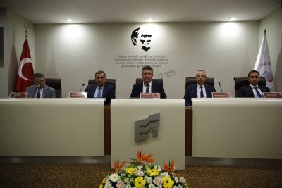 ESKİŞEHİR’DE YURTİÇİ UÇAK SEFERLERİ BAŞLAMALI