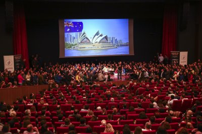 VEHBİ KOÇ KONGRE MERKEZİ’NDE İZGÖREN RÜZGARI