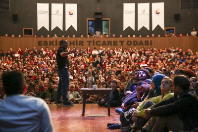 VEHBİ KOÇ KONGRE MERKEZİ’NDE İZGÖREN RÜZGARI