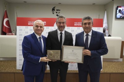 MUSTAFA ÇEKİÇ’İN ADI ETO MECLİS SALONUNDA YAŞAYACAK