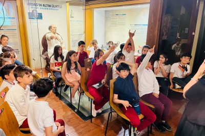 MİNİK ÖĞRENCİLER ETOMÜZE’DE EĞLENEREK ÖĞRENDİ