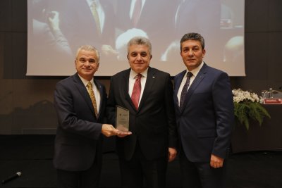 FUAR KONGRE MERKEZİNE EMEĞİ GEÇENLERE TEŞEKKÜR PLAKETİ