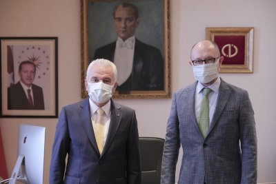 GÜLER’DEN YÜZYÜZE EĞİTİM İÇİN REKTÖR ERDAL’A ZİYARET