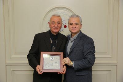 ETO’DAN SANAYİ SİTESİ’NDEKİ 40 YILLIK ÜYELERE VEFA PLAKETİ